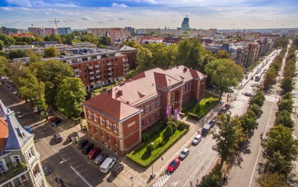 rektorat_HD01aaaa-1200x899a